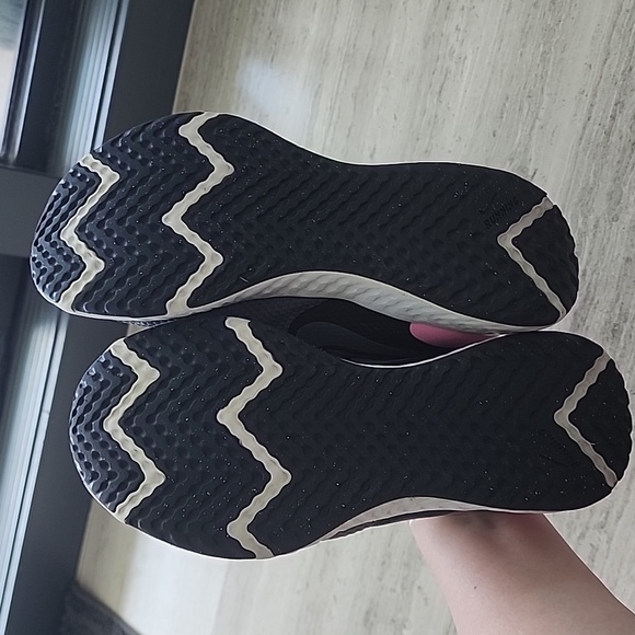 NIKE Revolution 5, Womens Running Shoes Black US 7 Women's - Picture 5 of 14